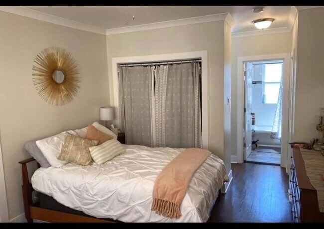 Building Photo - 0 bedroom in Chicago IL 60613