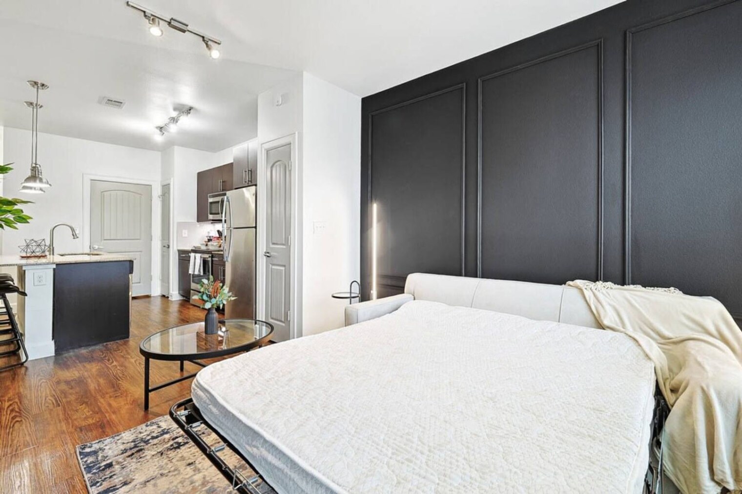 Building Photo - 5752 Town and Country Blvd