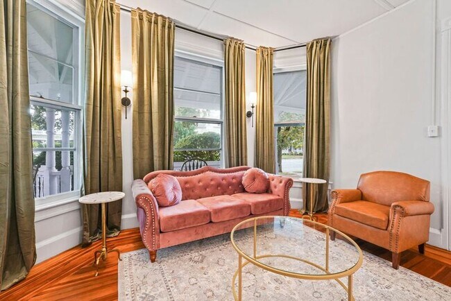 Building Photo - 101 Union Ave