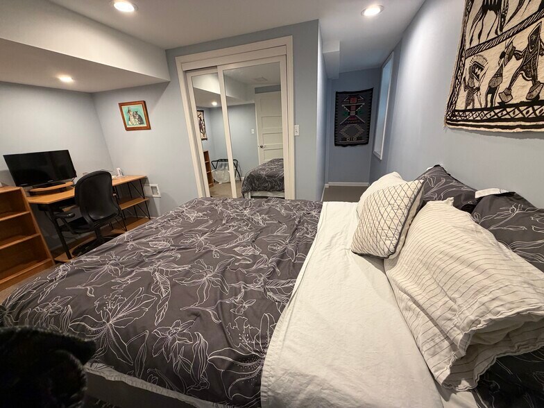 Building Photo - 1622 Pear St