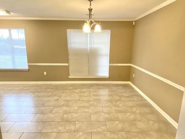 Building Photo - Now Available in Southaven! 4- bedroom 2.5...