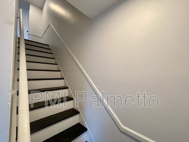 Building Photo - 1204 Grove Park Ln