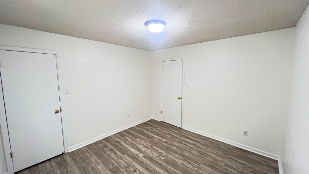 Building Photo - 4721 Waterfront Oak Dr