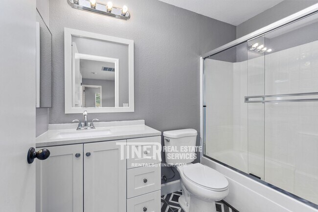 Building Photo - 1981 Amber Fields Way