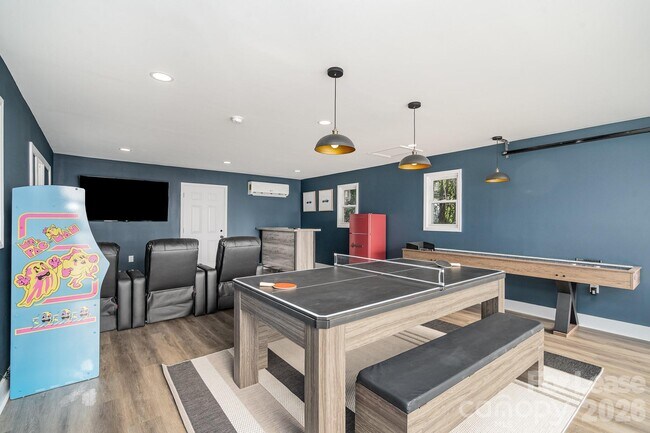 Building Photo - 8823 Dartmoor Pl