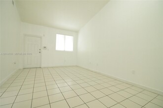 Building Photo - 1568 SE 26th St