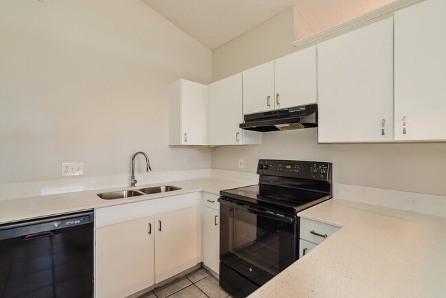 Building Photo - 10103 Richardson Ct