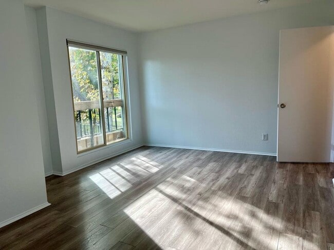 Building Photo - Welcome to Runnymede