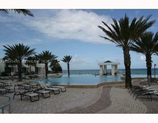 Building Photo - 3101 S Ocean Dr