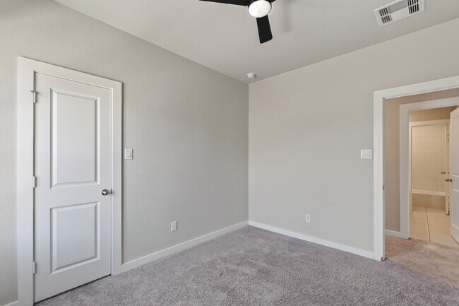 Building Photo - 706 Santa Elena Trail