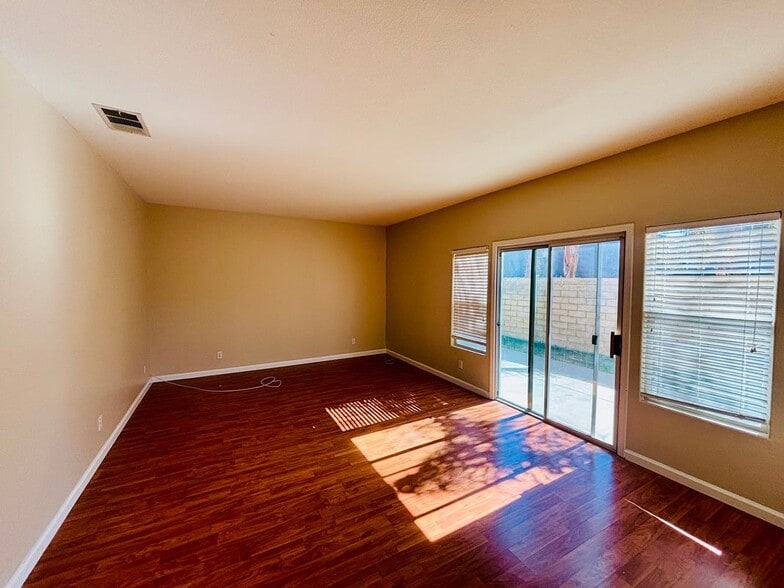 Building Photo - 42309 Portland Ln