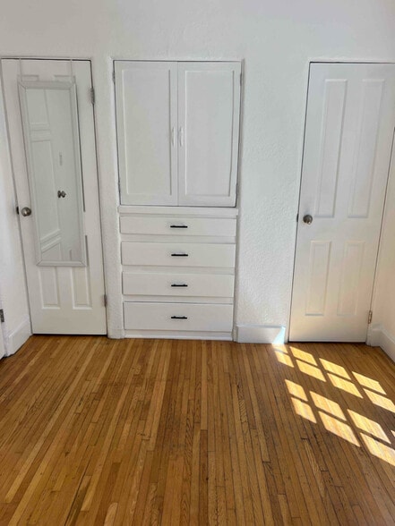 Building Photo - 3106 Broadway