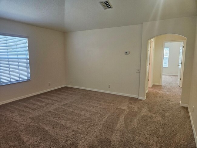 Building Photo - Town House in MillBrooke Ranch