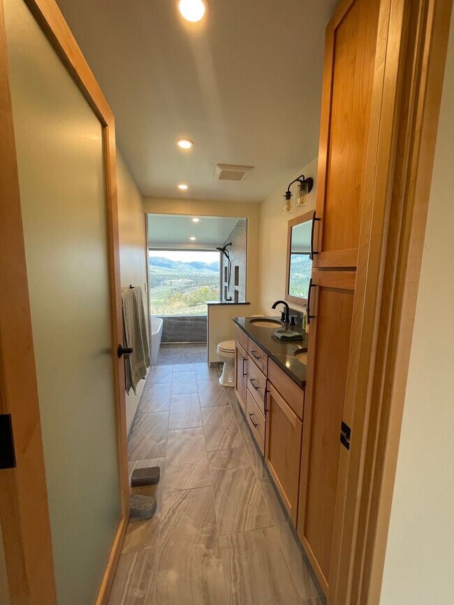 Building Photo - Rural 3 Bedroom, 2 Bath - Ruch & Applegate River Area