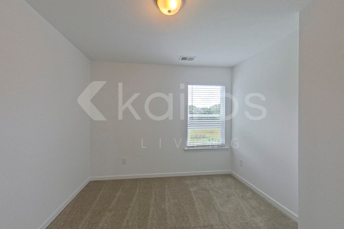 Building Photo - 308 Silver Maple Ln