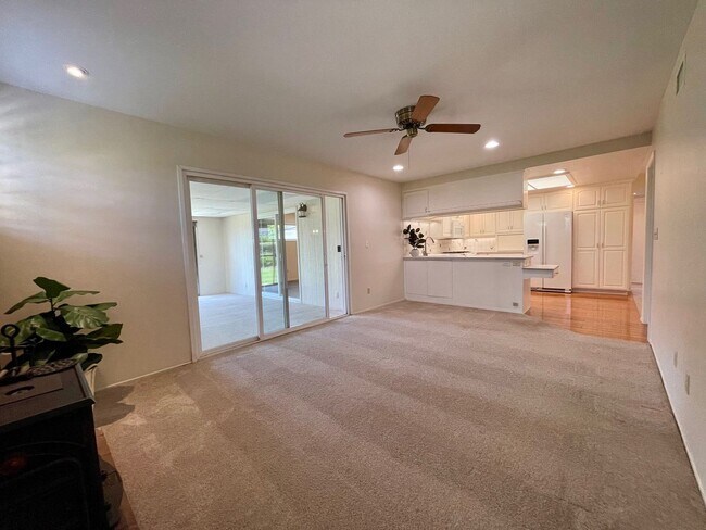 Building Photo - Gorgeous 4 Bedroom 2 Bathroom Home in Bonita!