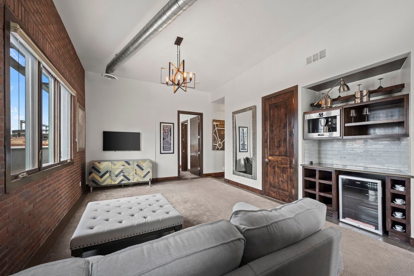 Building Photo - 2101 Larimer St