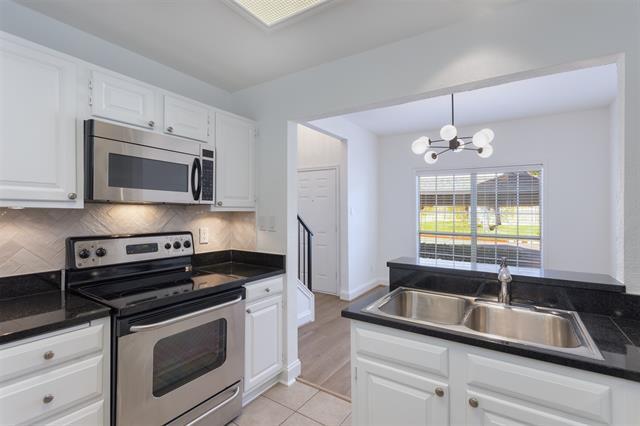 Building Photo - 12680 Hillcrest Rd