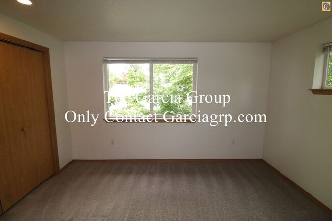 Building Photo - 4898 SW 150th Pl
