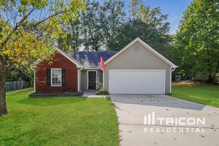 Primary Photo - 520 Sarah's Ln