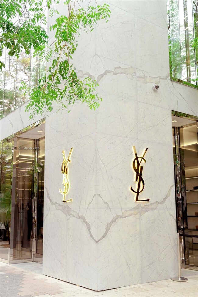 Building Photo - 120 NE 49th St