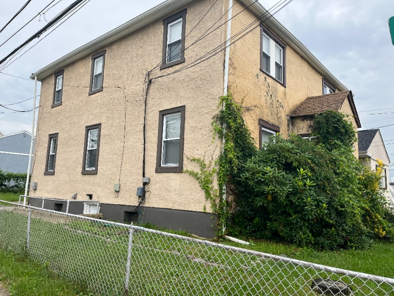 Building Photo - 1003 Clifton Ave