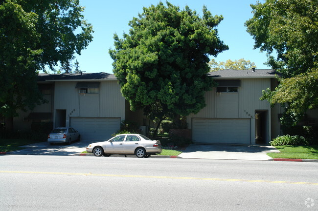 Building Photo - 1235 Leigh Apartments