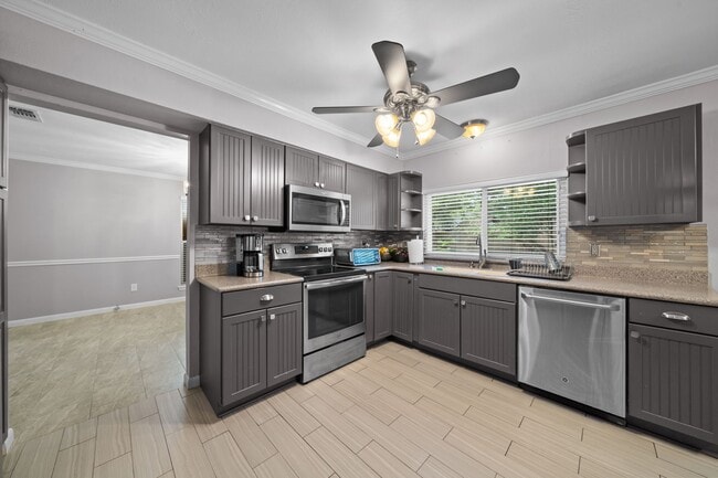 Building Photo - 2147 Lone Rock Dr