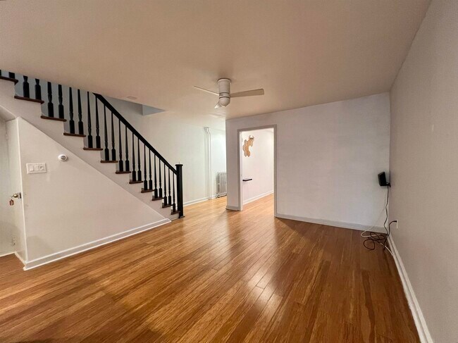 Building Photo - 148 Webster Ave
