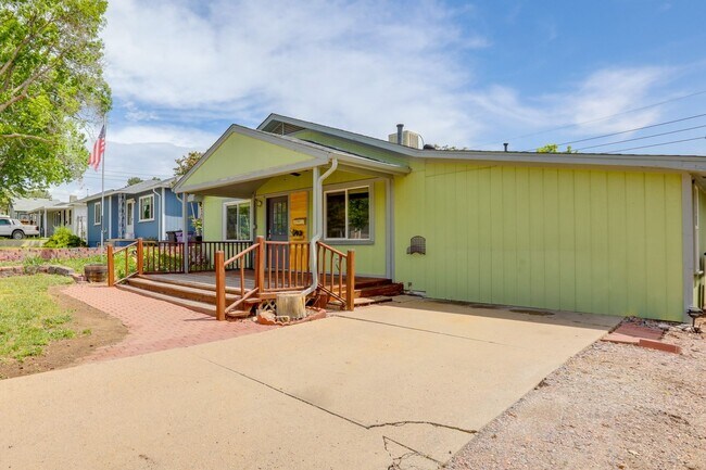 Building Photo - Charming 2Bed 2bath House in Denver