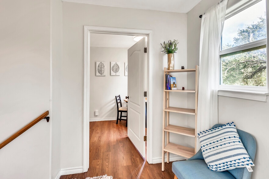 Building Photo - 4603 Lennox Dr