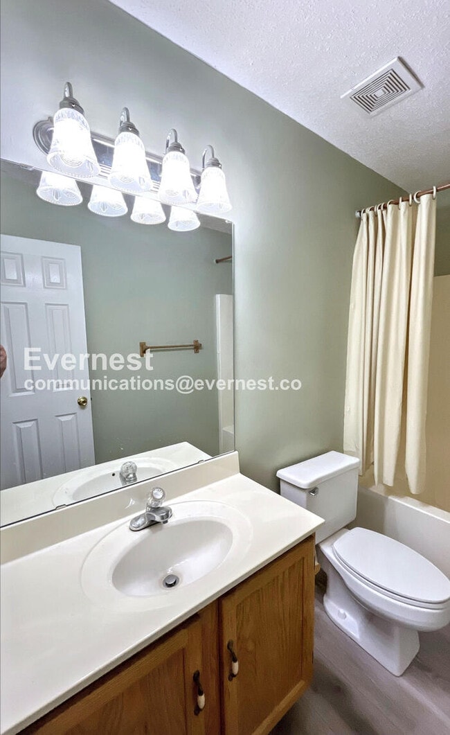 Building Photo - 4911 Hunter Village Dr