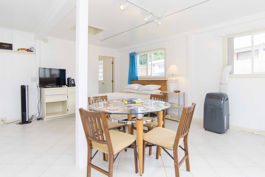 Building Photo - 1153 Kina St