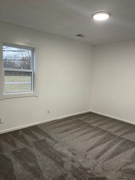 Building Photo - 730 N 70th St