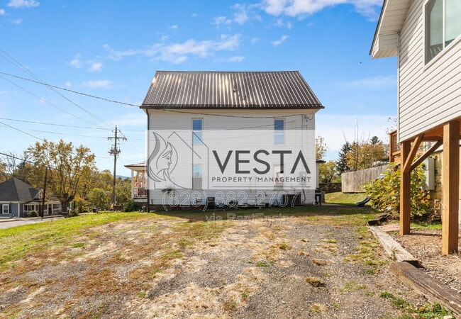 Building Photo - 241 N Main St