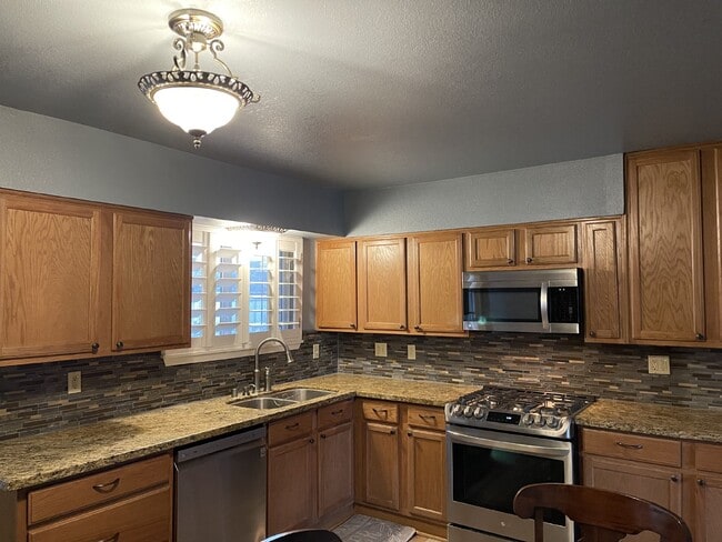 Building Photo - 9517 Mcintosh Dr