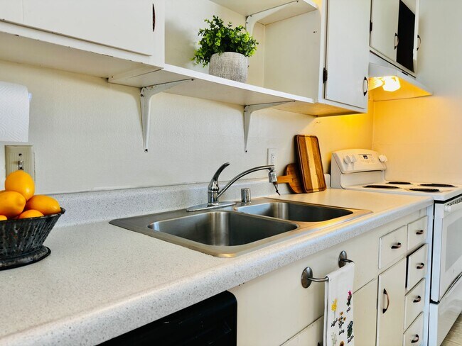 Building Photo - 8790 Petaluma Hill Rd