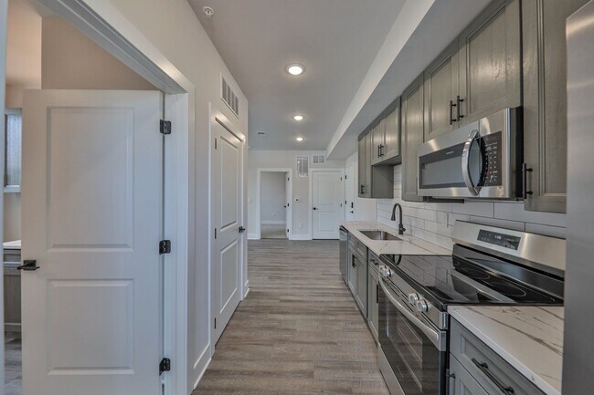 Interior Photo - 29 S Main St