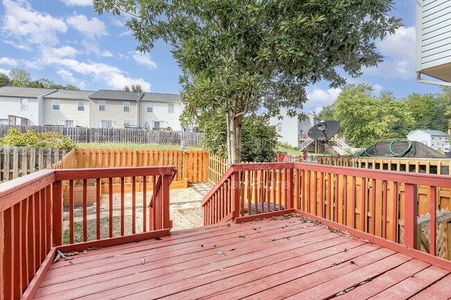 Building Photo - 203 Blueridge Ct