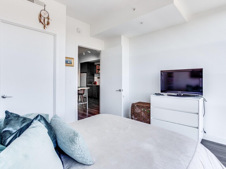 Building Photo - 2030 8th St NW