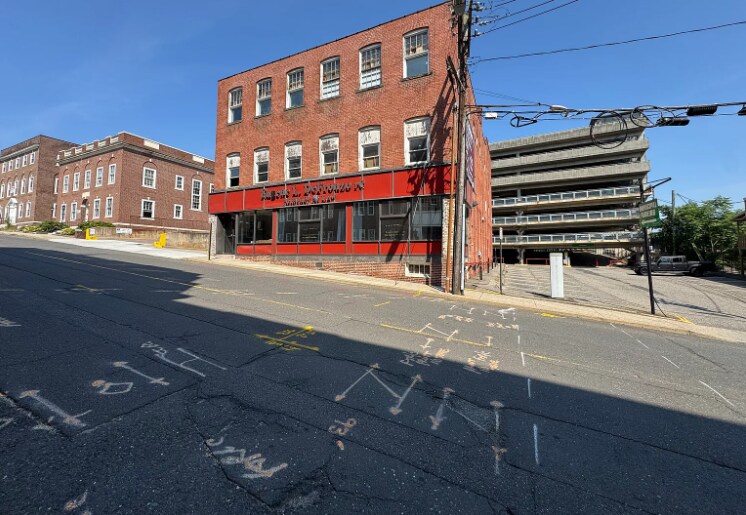 Primary Photo - 61 Field St