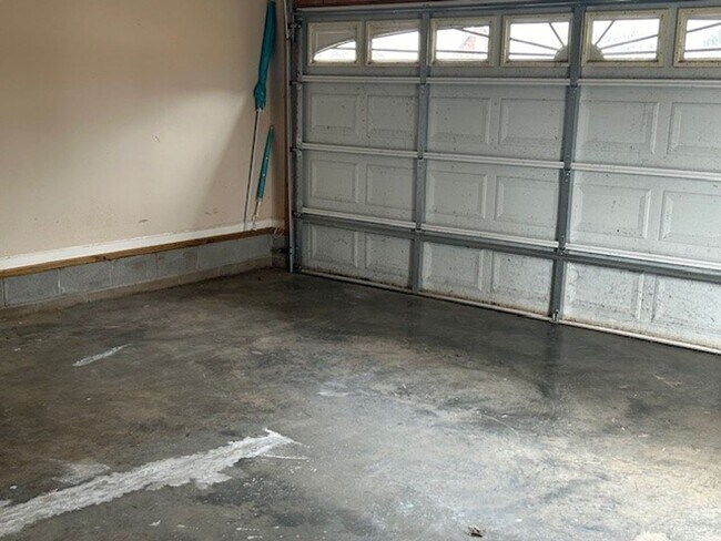 Building Photo - 4236 N Woodstock Dr