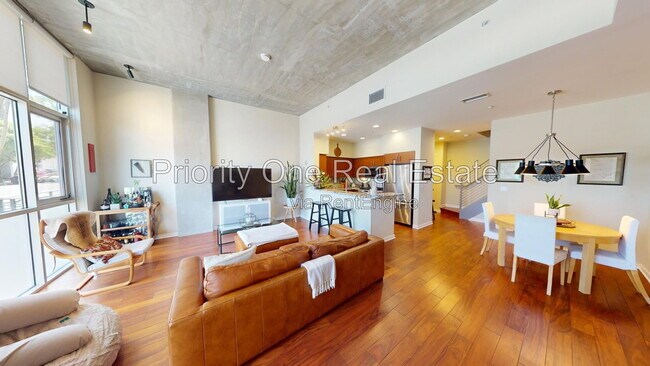 Building Photo - 3740 Park Blvd