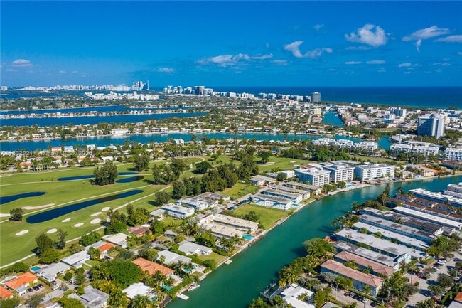 Building Photo - 350 S Shore Dr