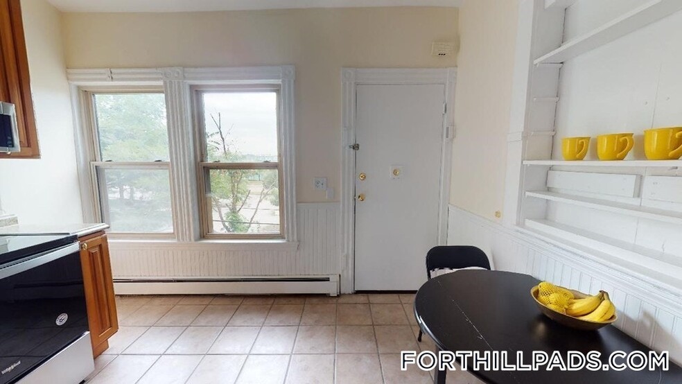 Building Photo - 149 Centre St