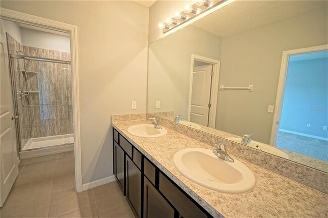 Building Photo - 6911 Breezy Palm Dr