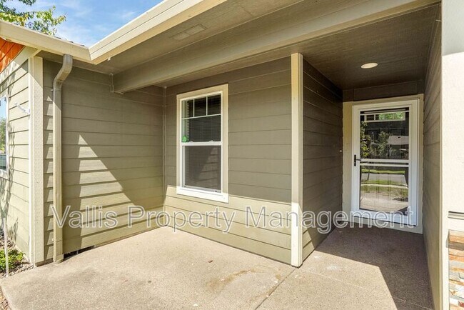 Building Photo - 2387 Equestrian Loop S