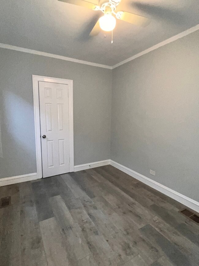 Building Photo - 8728 S Honore St