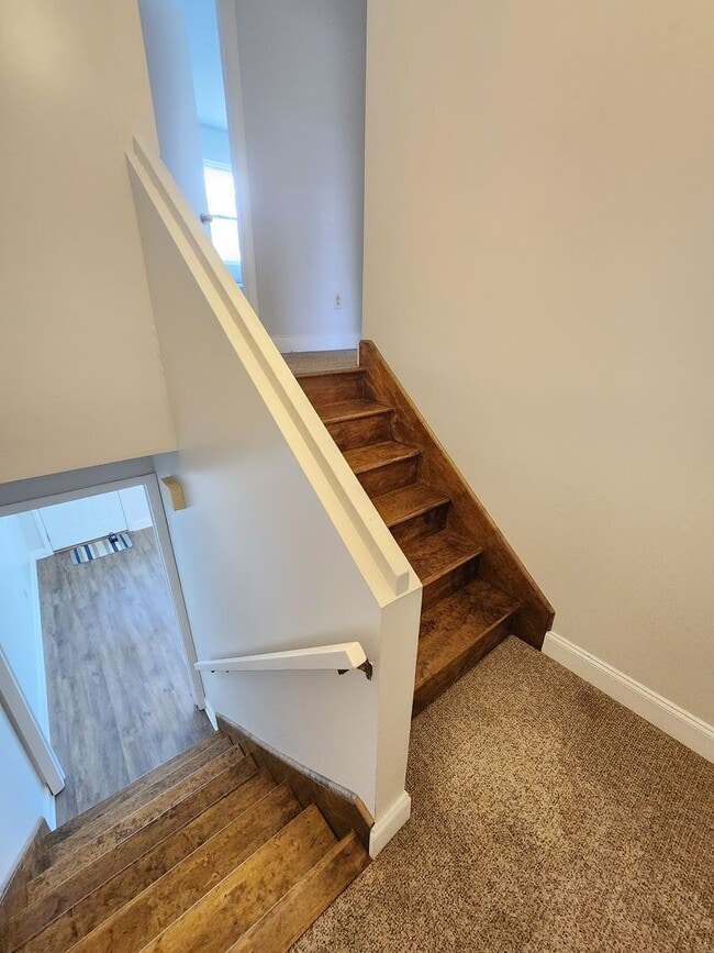 Building Photo - West Asheville Apartment!