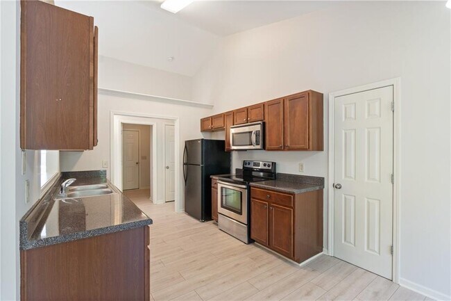 Building Photo - 52 Chimney Springs Dr SW